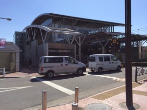 駅外観